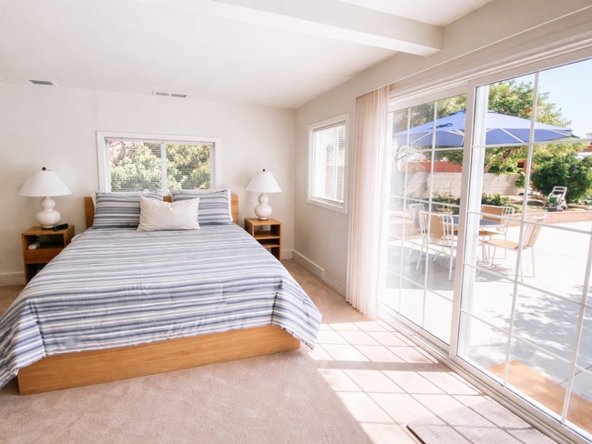 Foto del edificio - 2404 Chatsworth Blvd