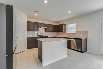 Building Photo - 7706 Coral Ky Dr