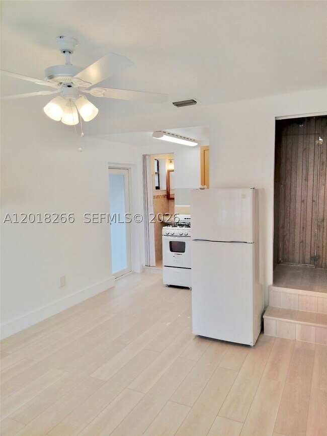 Foto del edificio - 7537 Buccaneer Ave