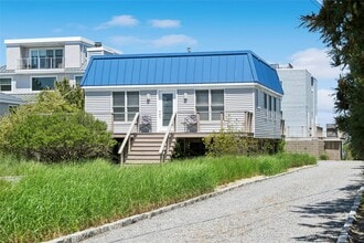 Building Photo - 846 Dune Rd