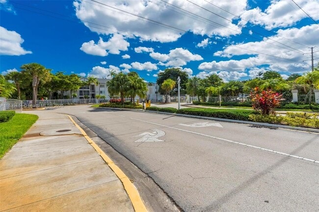 Foto del edificio - 5780 Rock Island Rd