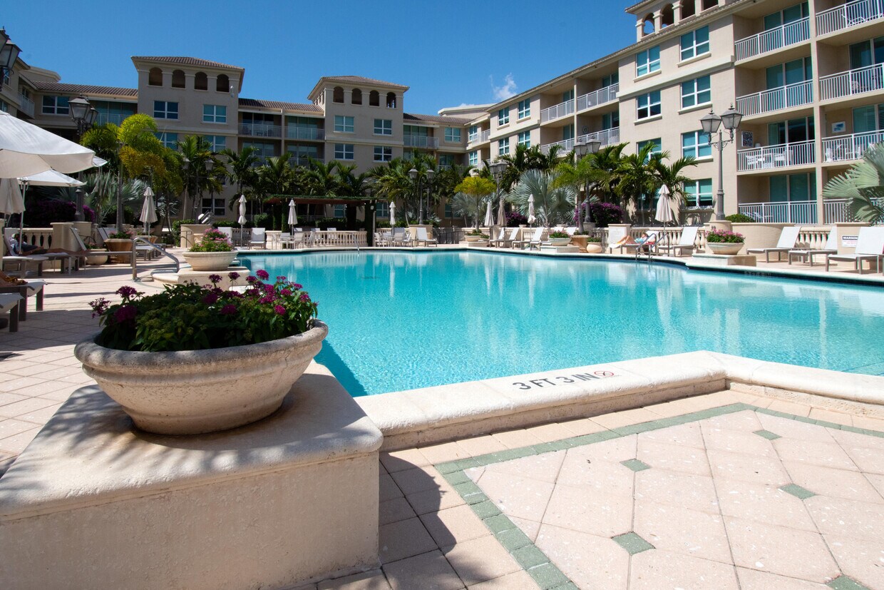 Primary Photo - 99 SE Mizner Blvd