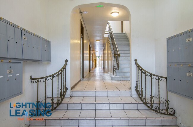 Foto del edificio - 325 N Soto St