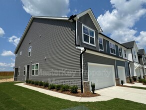 Building Photo - 1241 Bessie Ct