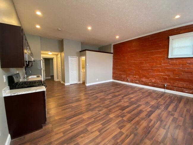 Building Photo - 2082 West 95th Street #03