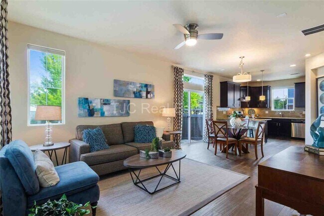 Photo - 2161 Ulster St House