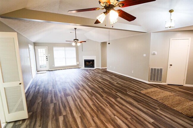 Building Photo - 17427 Hamilwood Dr