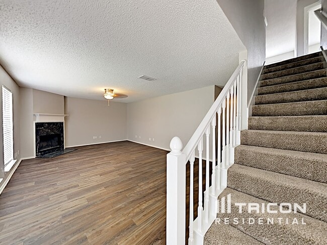 Building Photo - 5000 Prairie Creek Trail