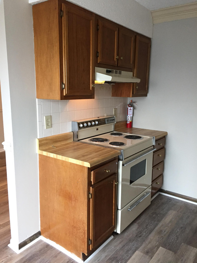 Foto del edificio - 9008 Creekside Ln NW