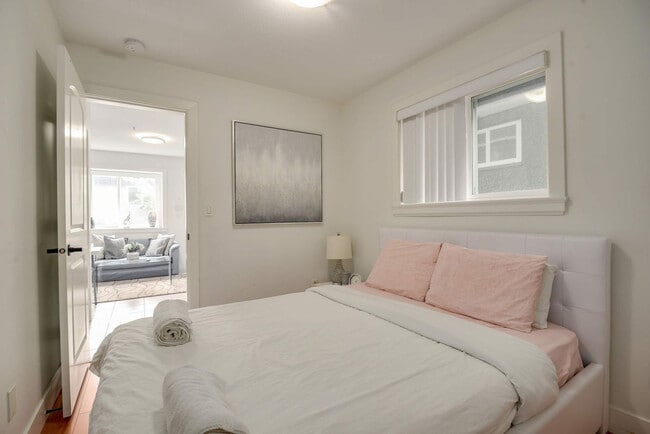 Photo du bâtiment - 3582 E 26th Ave