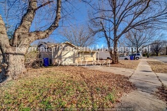 Building Photo - 209 N 11th St