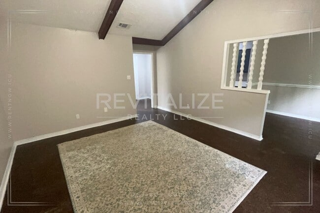 Building Photo - COMING SOON!! 3 Bed 1 Bath with Large Yard