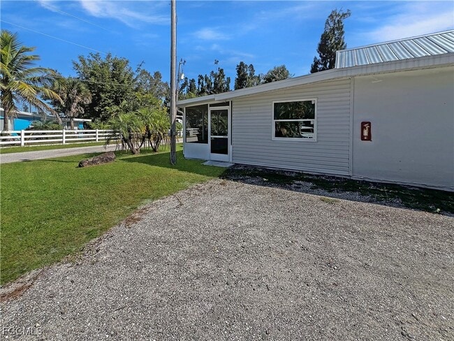 Foto del edificio - 15206 Stringfellow Rd