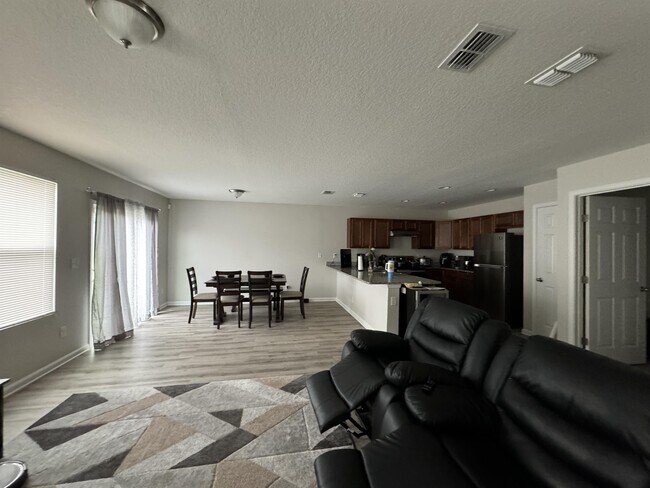 Foto del edificio - 7508 Plymouth Grove Ct