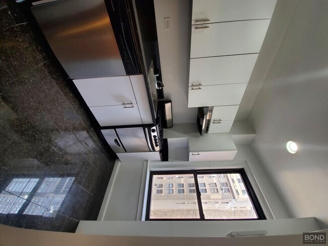 Foto del edificio - 140 W 55th St