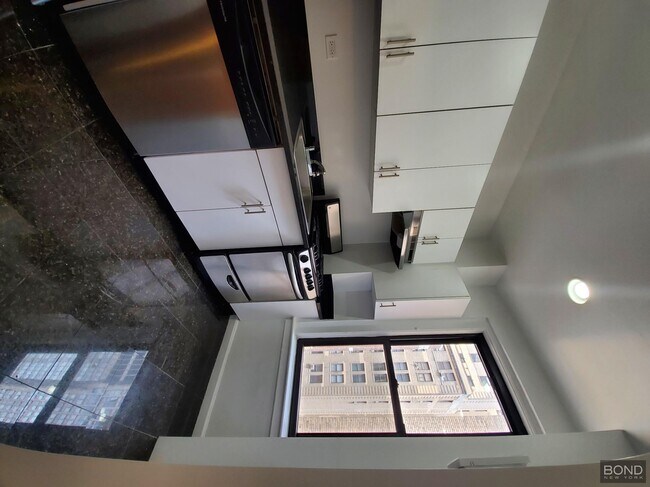 Foto del edificio - 140 W 55th St