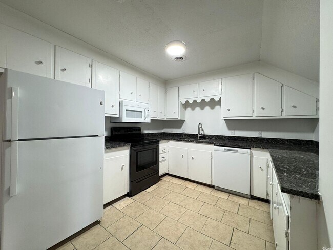 Building Photo - 91 Freedom Way