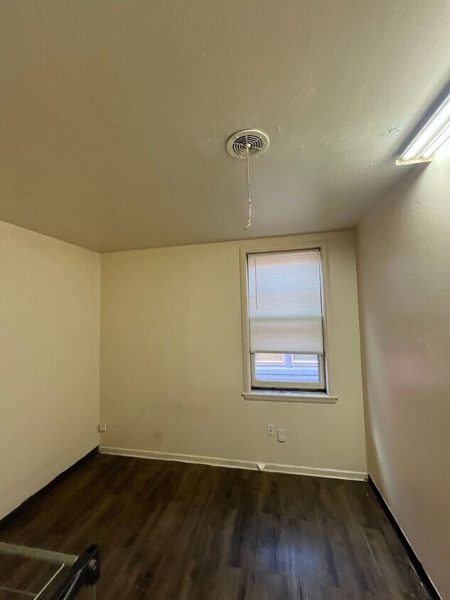 Foto del edificio - 3240-3242 W. National Ave.