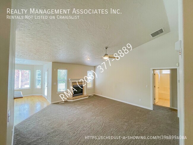 Foto del edificio - 611 W Calderwood St