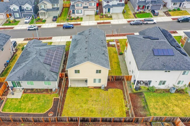 Building Photo - Newer Two-Story Home