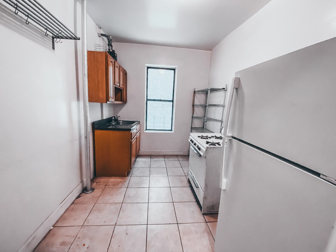 Primary Photo - 450 W 162nd St