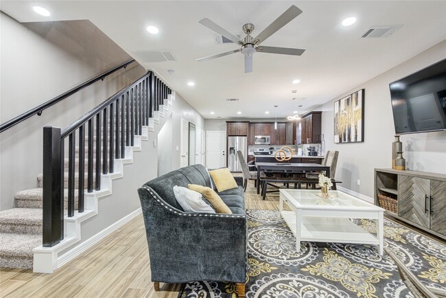 Building Photo - 3433 Lydia St