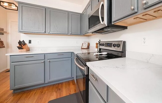 Building Photo - 5522 Cassina Dr