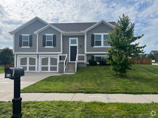 904 N Cypress Cir