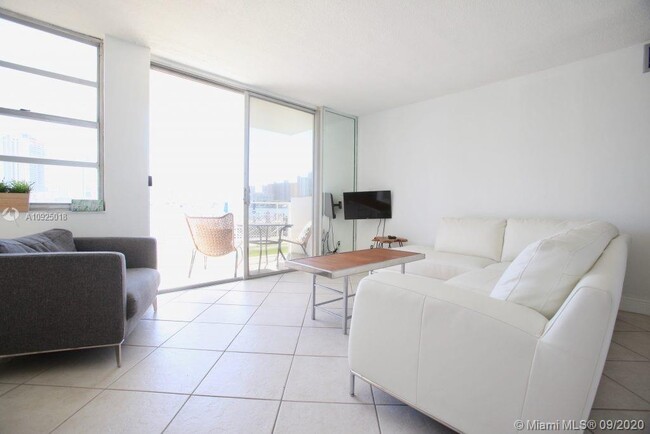 Foto del edificio - 430 Golden Isles Dr