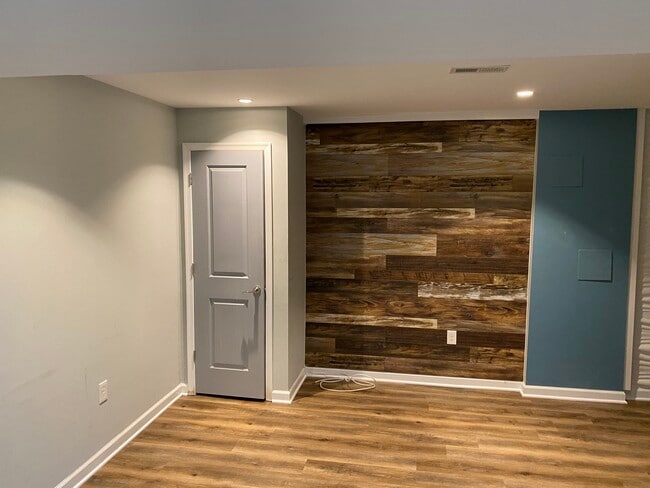 Building Photo - 5804 Berwyn Rd