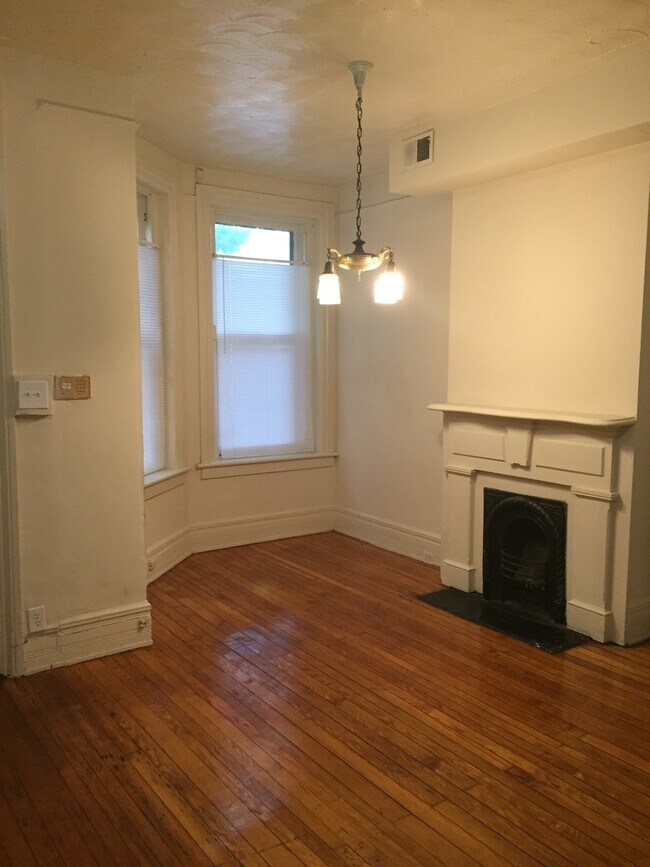 Foto del edificio - Amazing 3 bdrm/1.5 bath House Conveniently Located in The Heart of VCU and Downtown!