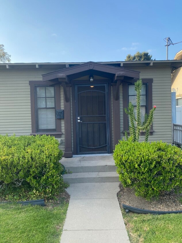 Foto principal - 123 E Glenwood Ave