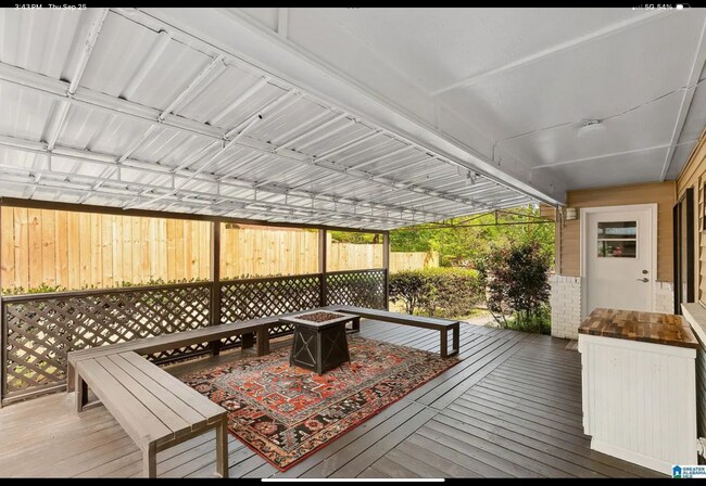Foto del edificio - 3120 Whispering Pines Cir