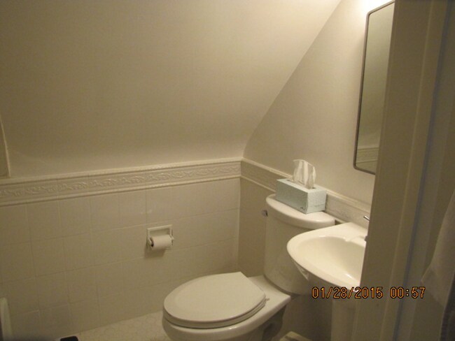 Foto del edificio - 302 W 7th St