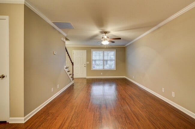 Building Photo - 320 Sam Houston Cir