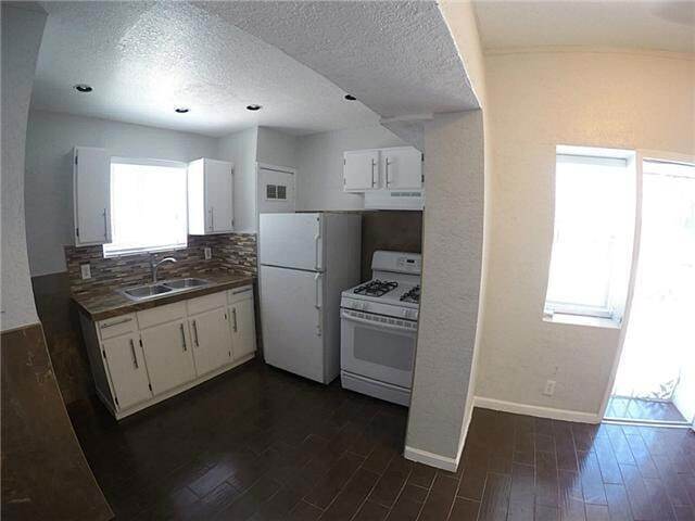 Building Photo - 8903 Old County Dr