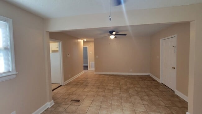 Building Photo - 2829 English Ave