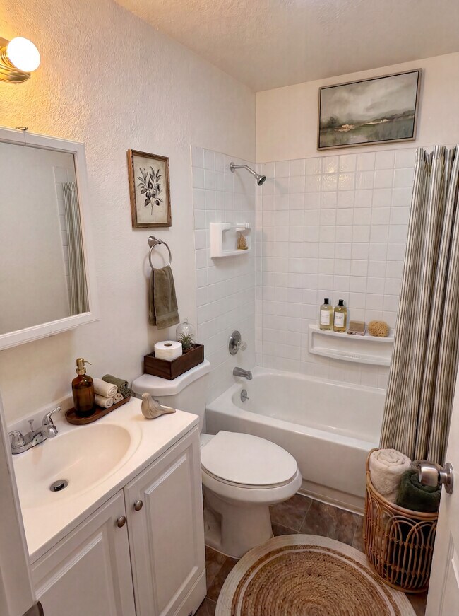1 dormitorio - Baño - Oak View Village