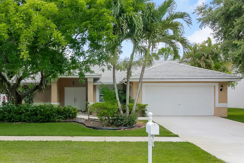 Primary Photo - 10815 Paso Fino Dr