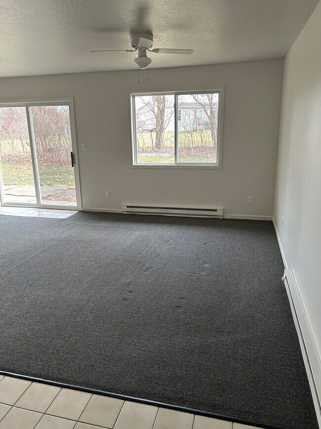Foto del edificio - 3 Bedroom, Single-story Townhomes for rent in Madrid, IA