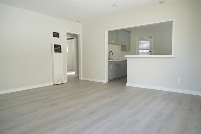 Foto del edificio - 141 Marguerita Ave