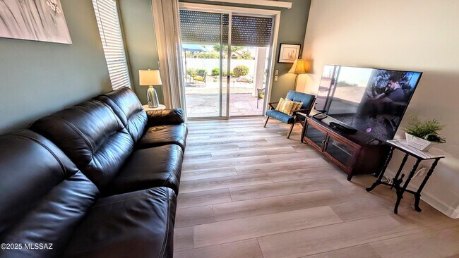 Foto del edificio - 38325 S Mountain Site Dr