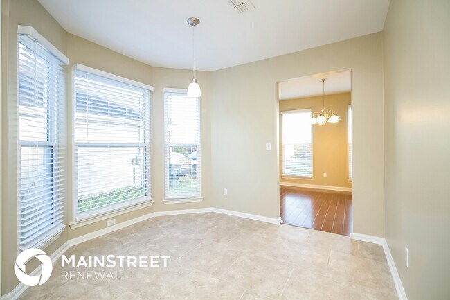 Foto del edificio - 4296 Brackenwood Dr