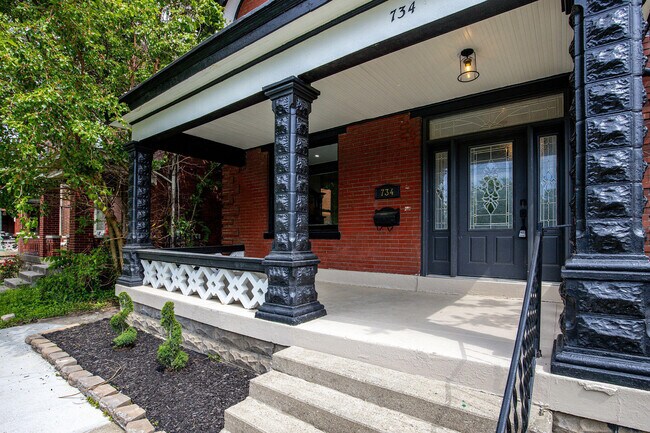 Foto del edificio - 734 E 10th St