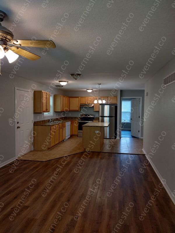 Building Photo - 4900 E 39th St
