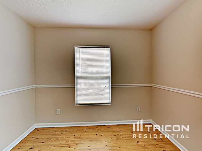 Building Photo - 1782 Red Bird Cir SE