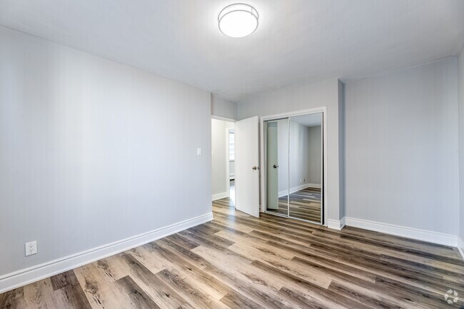2BR, 1BA - 769 SF - Chambre - 200 Roehampton