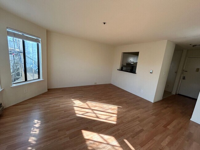 Foto del edificio - Mission One Bedroom Apartment with Tons of...