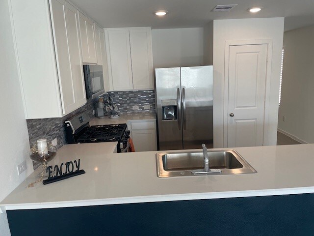 Foto del edificio - 320 Bush Mdw Ln