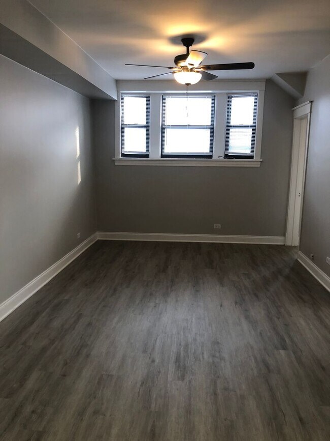 Foto del edificio - 3614 N. Paulina-3614-G